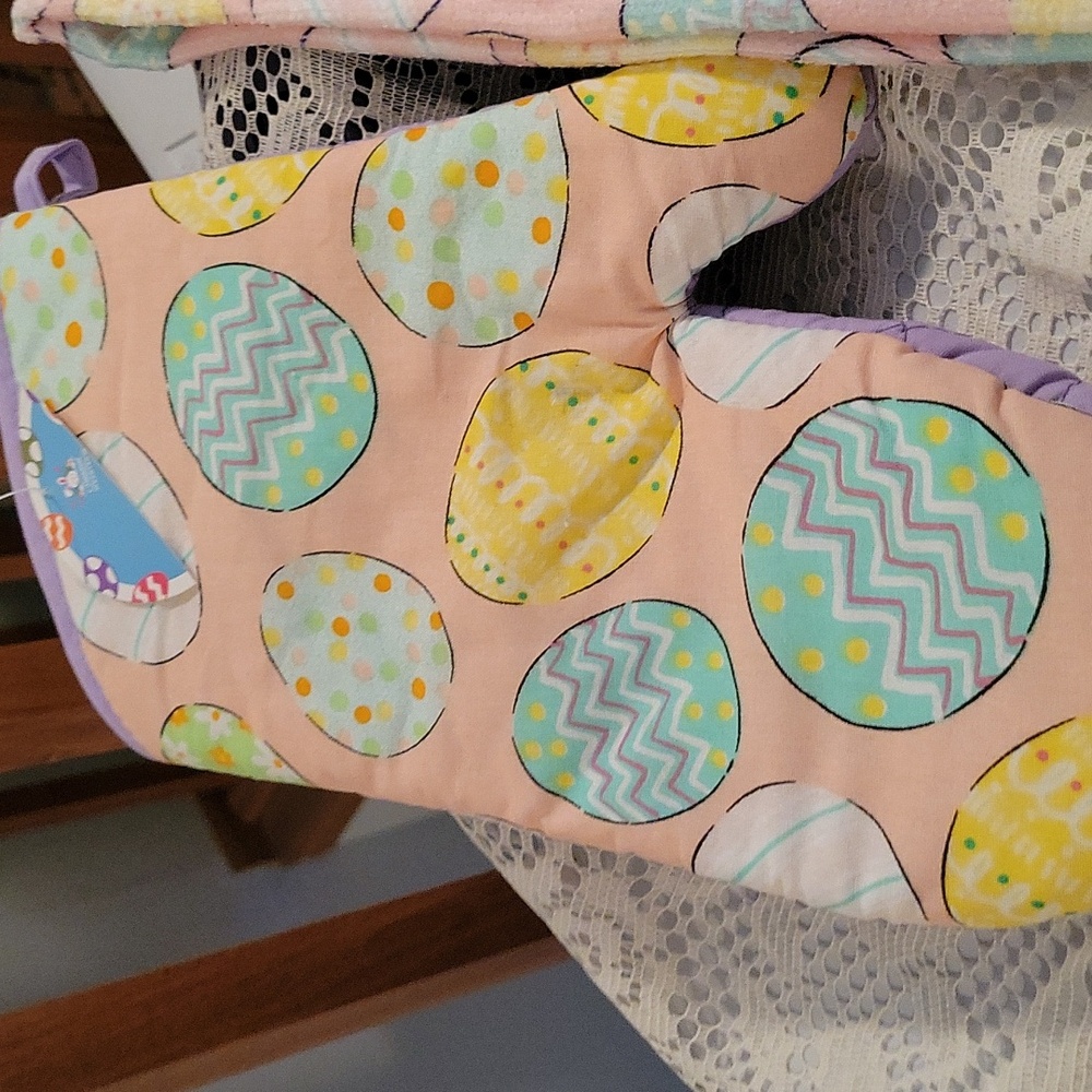 2-Easter Egg Oven Mitts~ 2Towels - Picture 2 of 3